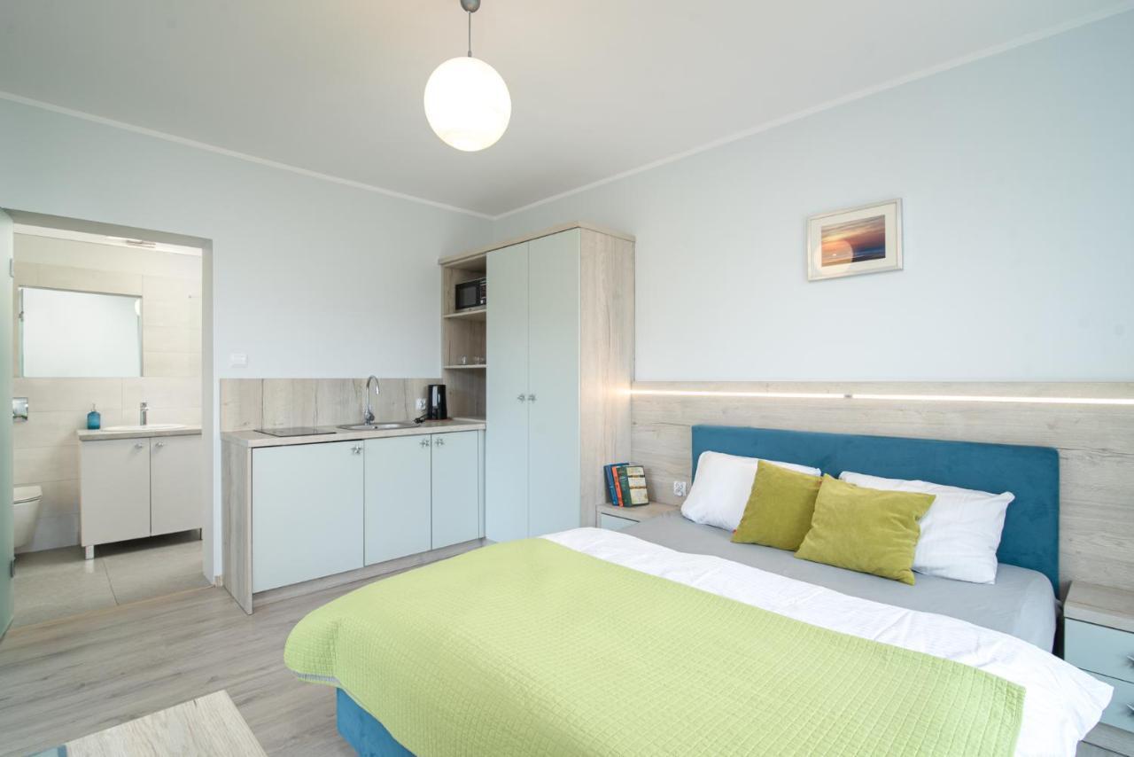 Roza Baltyku - Apartamenty I Pokoje A Debki Exterior photo